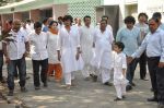 sonu nigam_s mom_s funeral in Mumbai on 1st March 2013 (115).JPG
